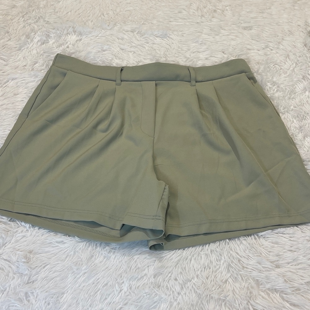 32 Degrees COOL SIZE L High Waist Women's Shorts in Olive PULL ON